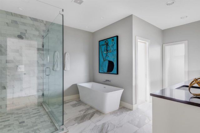 3706 W Beverly Drive, Dallas, TX 75209
