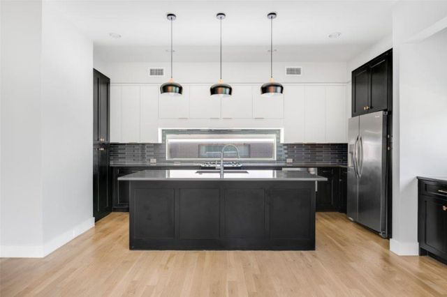 3706 W Beverly Drive, Dallas, TX 75209