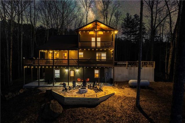 395 Packs Valley, Blue Ridge, GA 30513