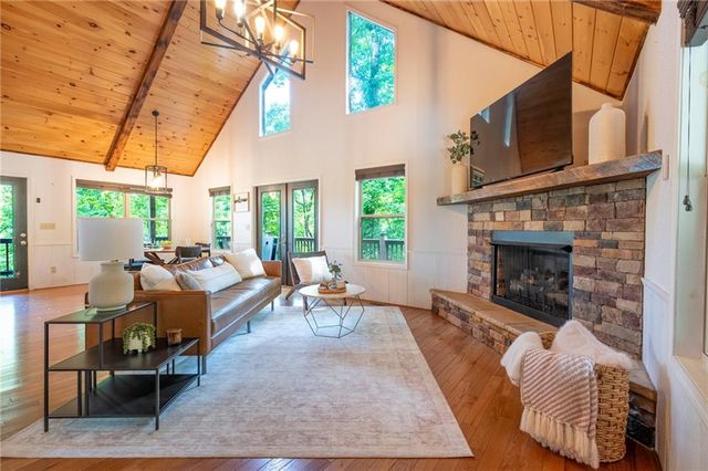 395 Packs Valley, Blue Ridge, GA 30513