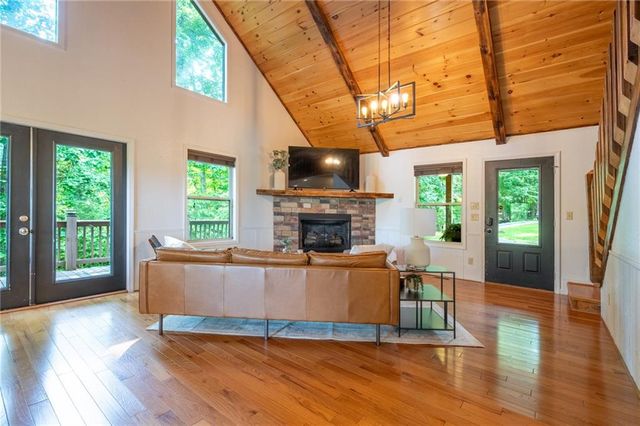 395 Packs Valley, Blue Ridge, GA 30513