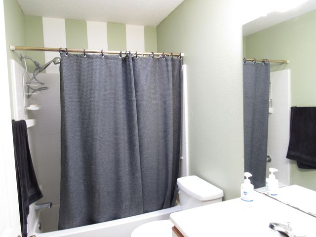 7017 Concord Hills Loop NE, Rio Rancho, NM 87144
