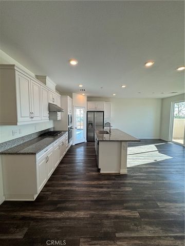 2388 Yasamin, Upland, CA 91786