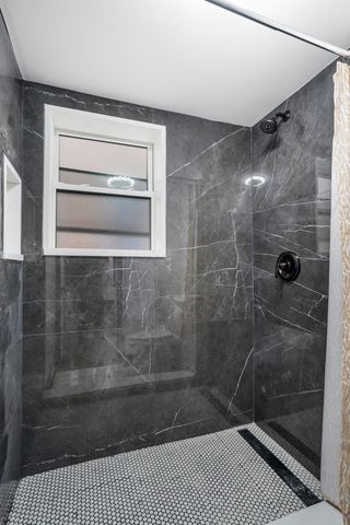 5526 S Albany Avenue, Chicago, IL 60629