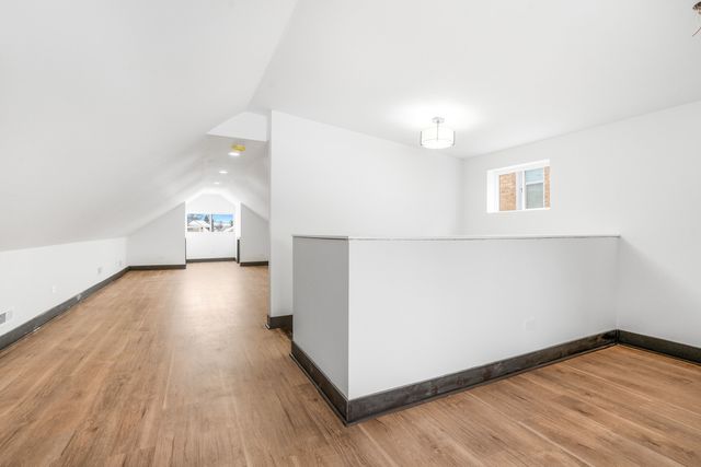 5526 S Albany Avenue, Chicago, IL 60629