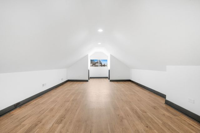 5526 S Albany Avenue, Chicago, IL 60629