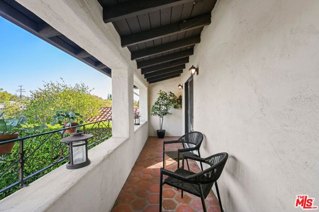 10323 Dunkirk Avenue, Los Angeles, CA 90025