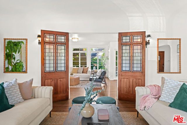 10323 Dunkirk Avenue, Los Angeles, CA 90025