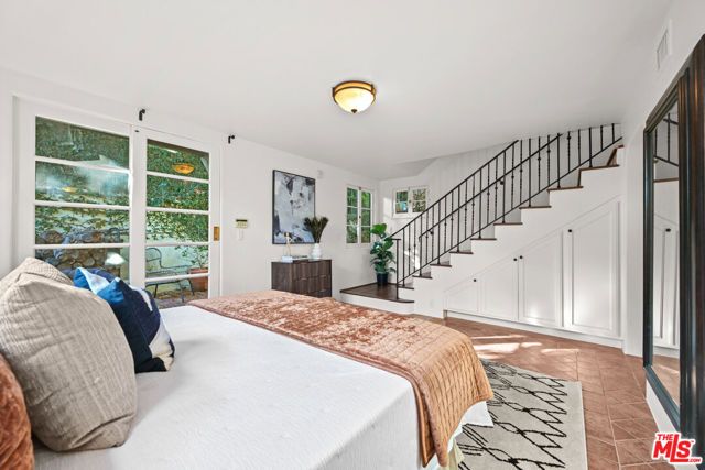 10323 Dunkirk Avenue, Los Angeles, CA 90025
