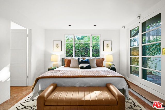 10323 Dunkirk Avenue, Los Angeles, CA 90025