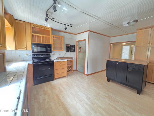 445 Lake St, Priest River, ID 83856