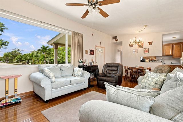 3240 SW 84th Ave, Miami, FL 33155