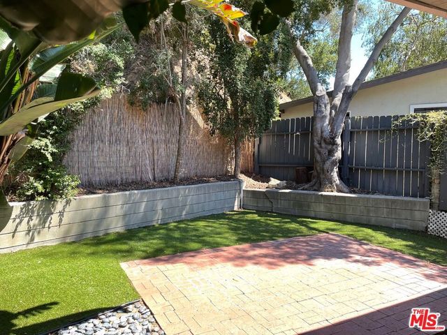 2154 N BEVERLY GLEN Boulevard, Los Angeles, CA 90077