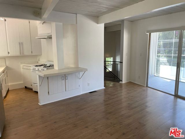 2154 N BEVERLY GLEN Boulevard, Los Angeles, CA 90077