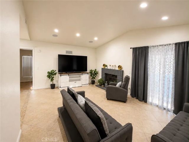 2870 Nandina Drive, Palmdale, CA 93550