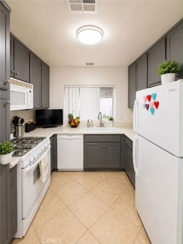2870 Nandina Drive, Palmdale, CA 93550