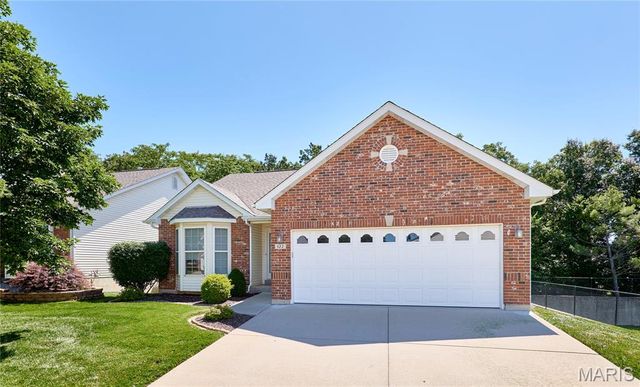 122 Westgate Drive, St Peters, MO 63376