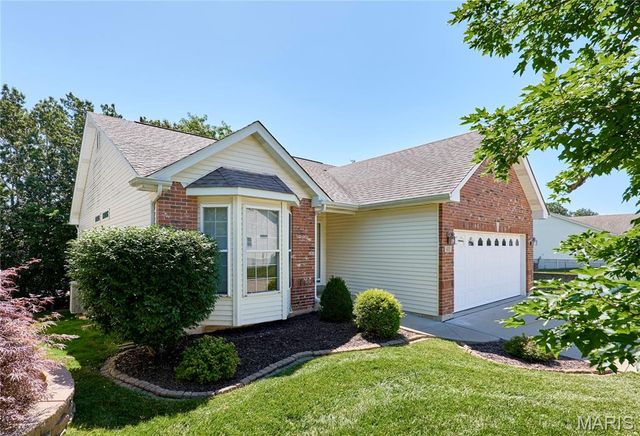 122 Westgate Drive, St Peters, MO 63376