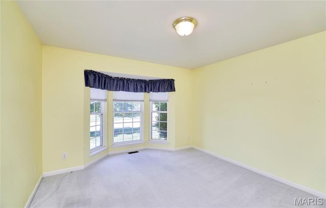 122 Westgate Drive, St Peters, MO 63376