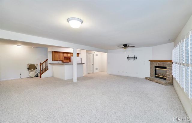 122 Westgate Drive, St Peters, MO 63376