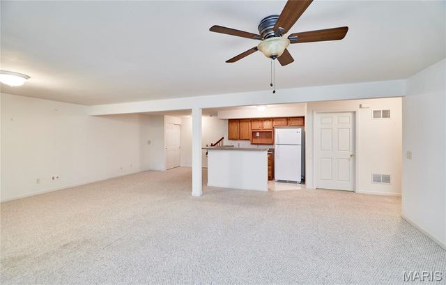 122 Westgate Drive, St Peters, MO 63376