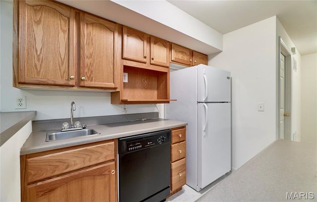 122 Westgate Drive, St Peters, MO 63376