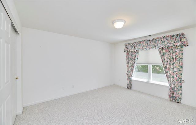 122 Westgate Drive, St Peters, MO 63376