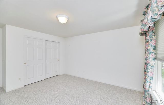 122 Westgate Drive, St Peters, MO 63376