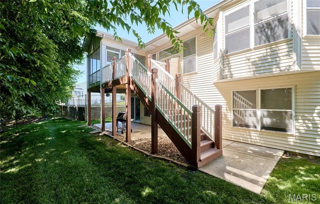 122 Westgate Drive, St Peters, MO 63376