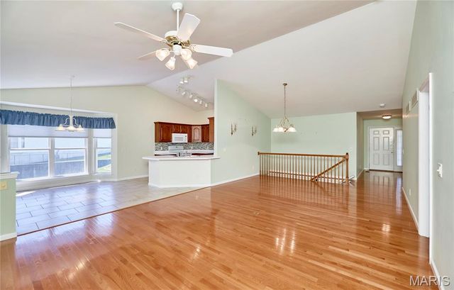 122 Westgate Drive, St Peters, MO 63376