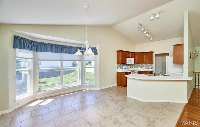 122 Westgate Drive, St Peters, MO 63376