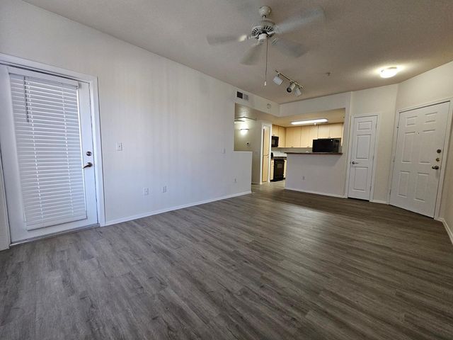 18416 N Cave Creek Road 2001, Phoenix, AZ 85032