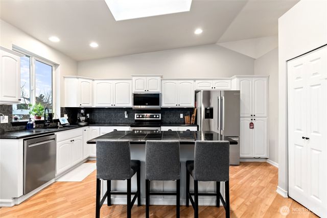 10018 Cascadian Avenue SE, Yelm, WA 98597