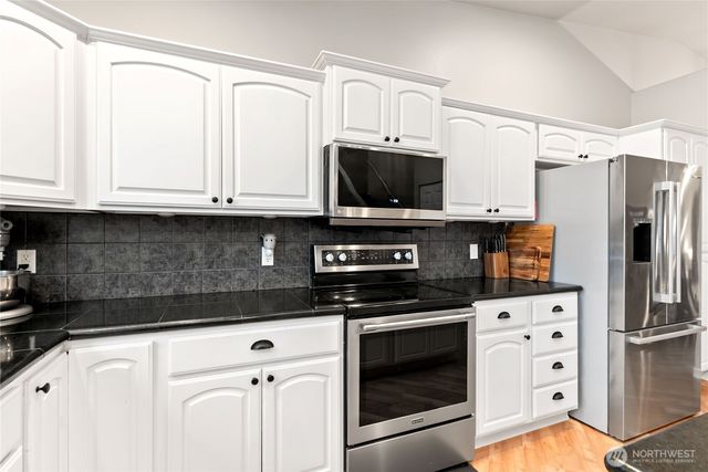 10018 Cascadian Avenue SE, Yelm, WA 98597