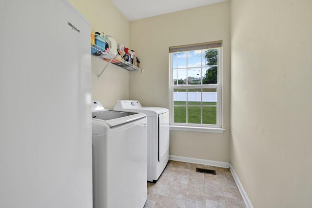 2720 QUAKER CT, York, PA 17408
