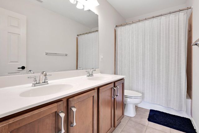 2720 QUAKER CT, York, PA 17408