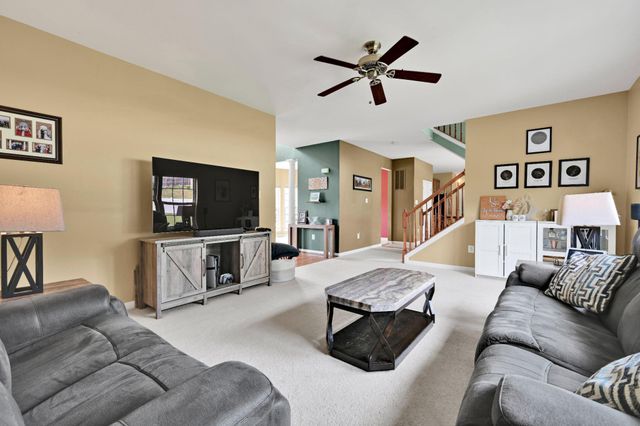 2720 QUAKER CT, York, PA 17408