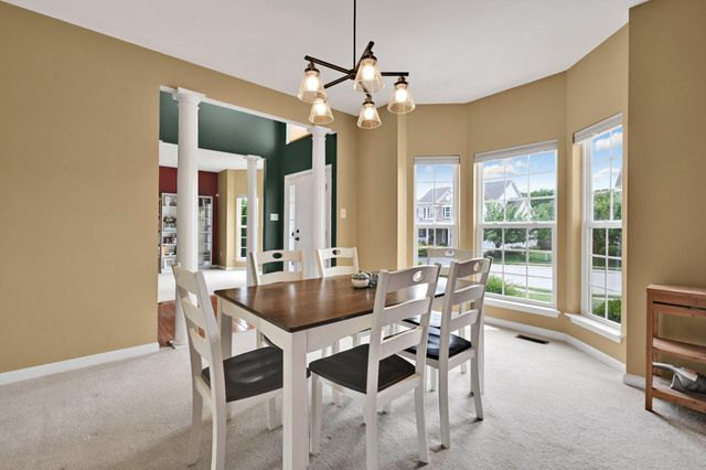 2720 QUAKER CT, York, PA 17408