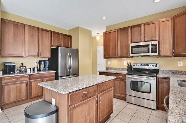 2720 QUAKER CT, York, PA 17408