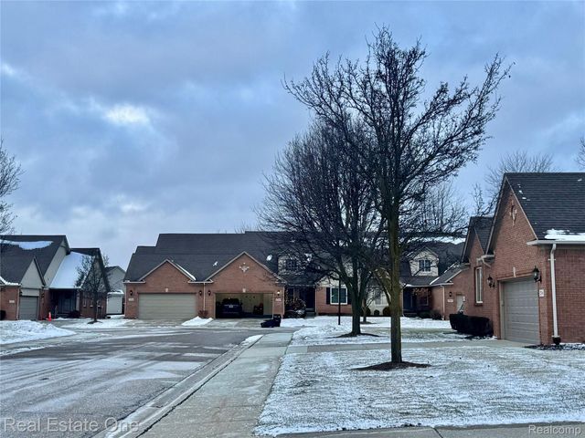 52210 S Gabriella Lane 39, Macomb Township, MI 48042