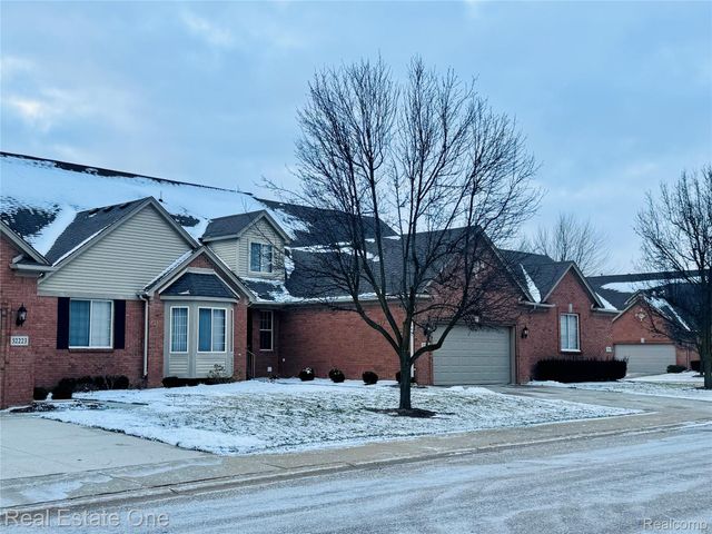 52210 S Gabriella Lane 39, Macomb Township, MI 48042