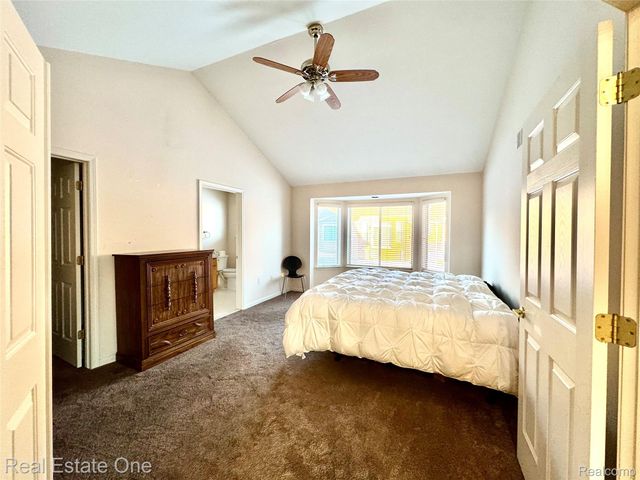 52210 S Gabriella Lane 39, Macomb Township, MI 48042