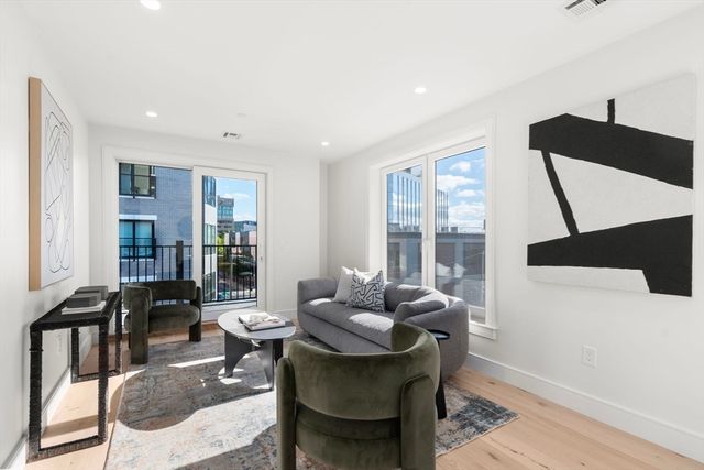 90 A Street 3, Boston, MA 02127