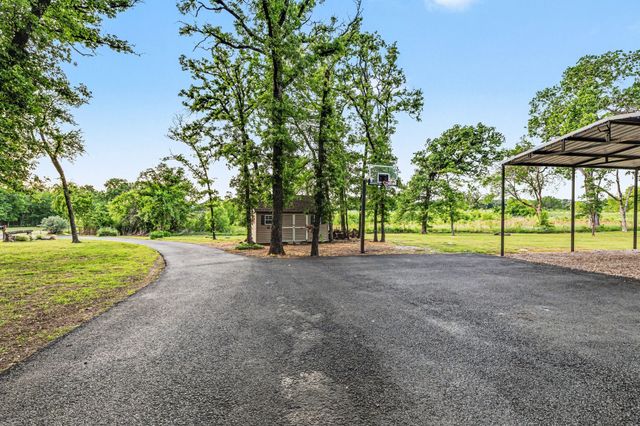 380 County Road 123, Gainesville, TX 76240