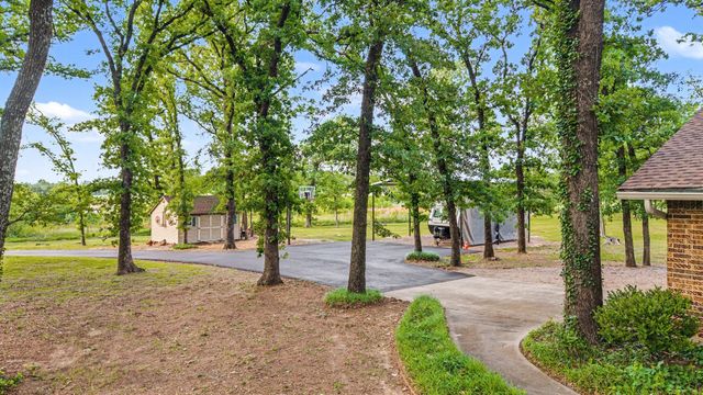 380 County Road 123, Gainesville, TX 76240
