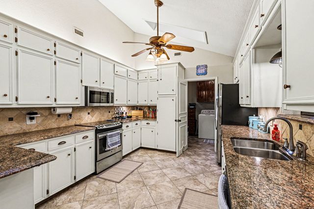 380 County Road 123, Gainesville, TX 76240