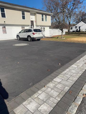 489 Easton Street, Ronkonkoma, NY 11779