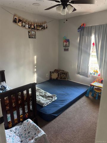 489 Easton Street, Ronkonkoma, NY 11779