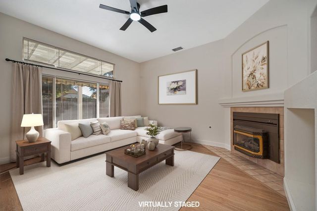 9052 Pembridge Dr, Elk Grove, CA 95624