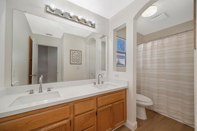 9052 Pembridge Dr, Elk Grove, CA 95624